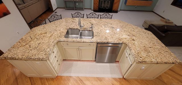 415 Coledale Drive, White Lake, MI 48386