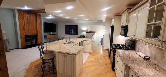 415 Coledale Drive, White Lake, MI 48386