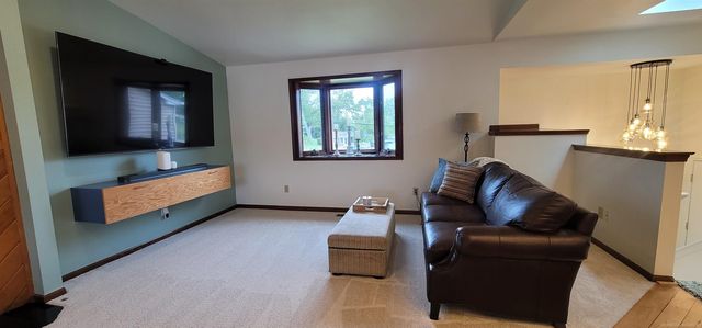 415 Coledale Drive, White Lake, MI 48386