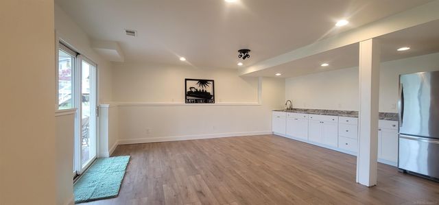 415 Coledale Drive, White Lake, MI 48386