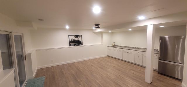 415 Coledale Drive, White Lake, MI 48386