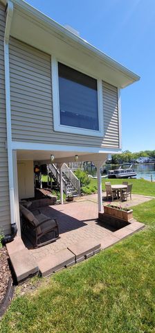 415 Coledale Drive, White Lake, MI 48386