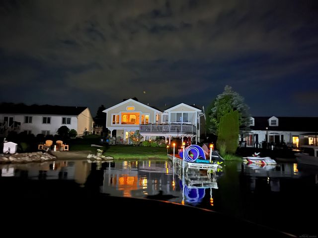 415 Coledale Drive, White Lake, MI 48386