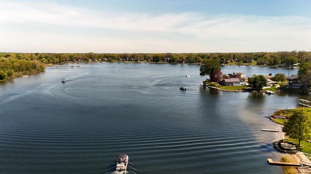 415 Coledale Drive, White Lake, MI 48386