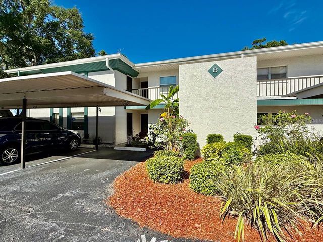 7560 92ND STREET 102B, Seminole, FL 33777