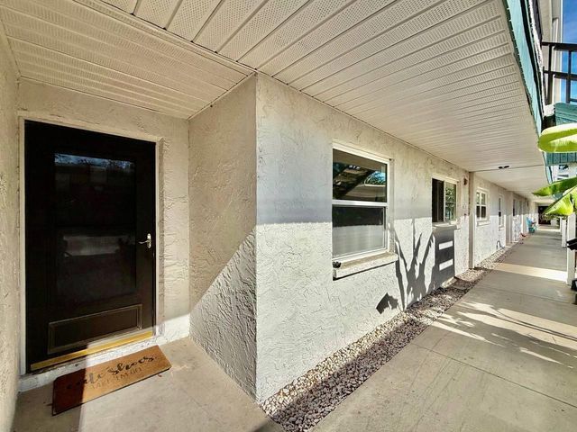 7560 92ND STREET 102B, Seminole, FL 33777