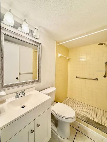 7560 92ND STREET 102B, Seminole, FL 33777
