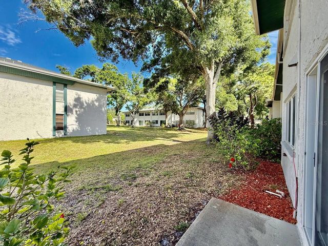 7560 92ND STREET 102B, Seminole, FL 33777