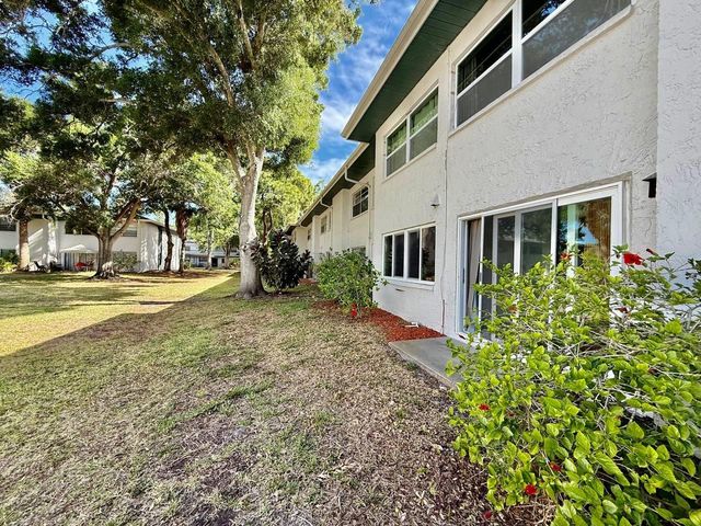 7560 92ND STREET 102B, Seminole, FL 33777