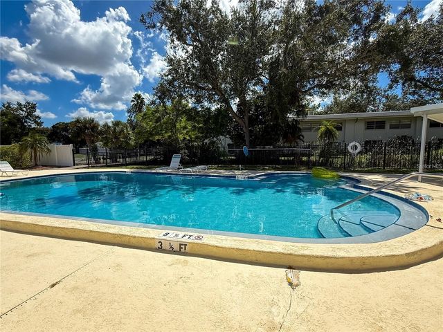 7560 92ND STREET 102B, Seminole, FL 33777