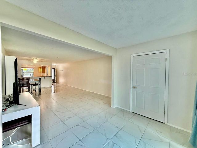 7560 92ND STREET 102B, Seminole, FL 33777