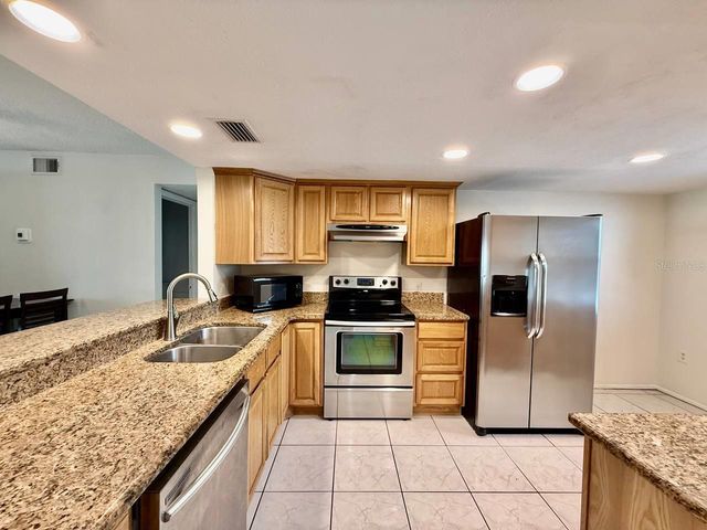7560 92ND STREET 102B, Seminole, FL 33777