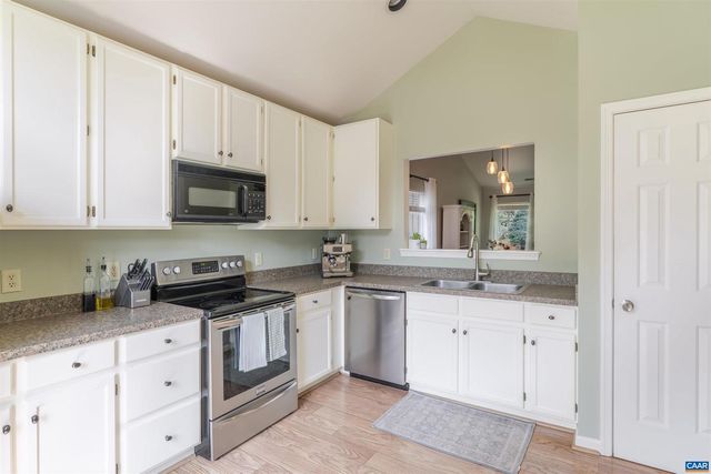 1470 WILLOW LAKE DR, Charlottesville, VA 22902
