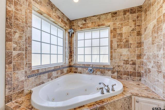 1511 Proctor Avenue, Mount Pleasant, TX 75455