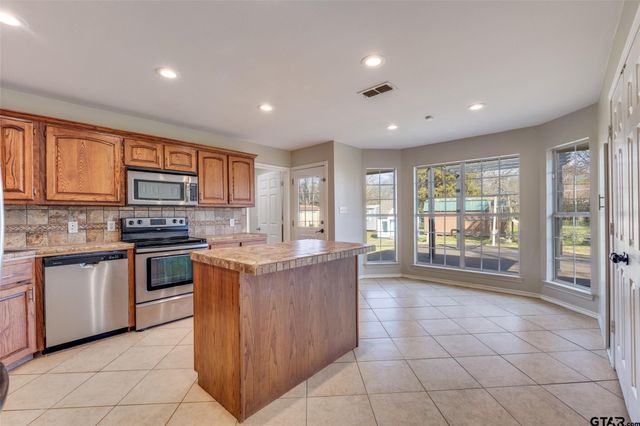 1511 Proctor Avenue, Mount Pleasant, TX 75455