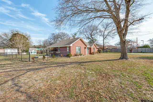 1511 Proctor Avenue, Mount Pleasant, TX 75455