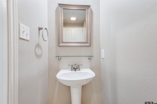 1511 Proctor Avenue, Mount Pleasant, TX 75455