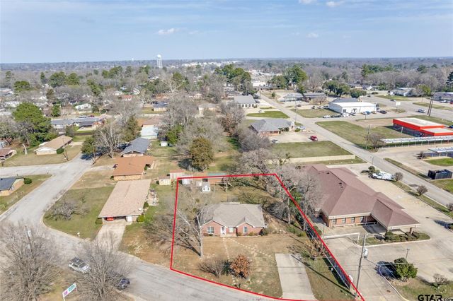 1511 Proctor Avenue, Mount Pleasant, TX 75455