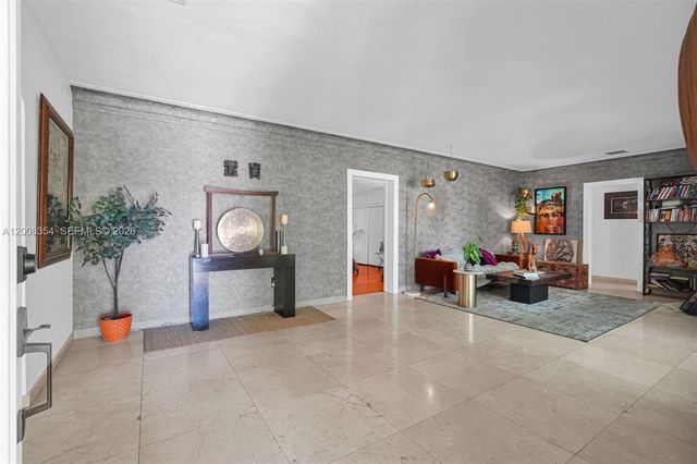 9325 NE 5th Ave none, Miami Shores, FL 33138