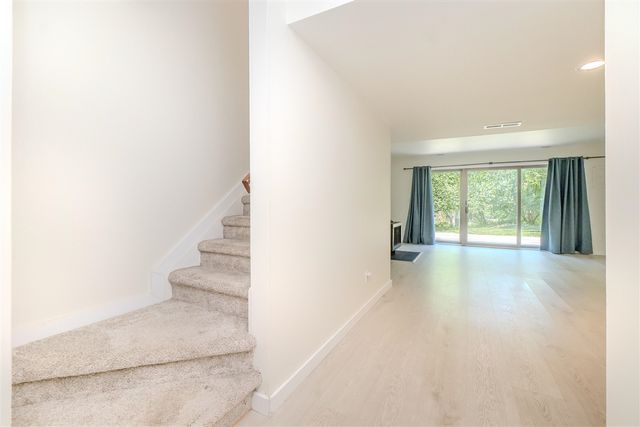 690 Peninsula Court, Ann Arbor, MI 48105