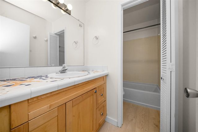 690 Peninsula Court, Ann Arbor, MI 48105