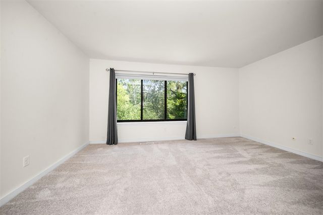690 Peninsula Court, Ann Arbor, MI 48105