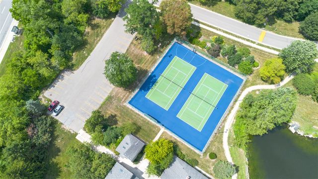 690 Peninsula Court, Ann Arbor, MI 48105