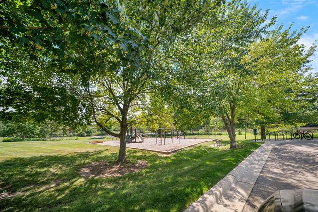 690 Peninsula Court, Ann Arbor, MI 48105