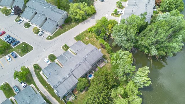 690 Peninsula Court, Ann Arbor, MI 48105