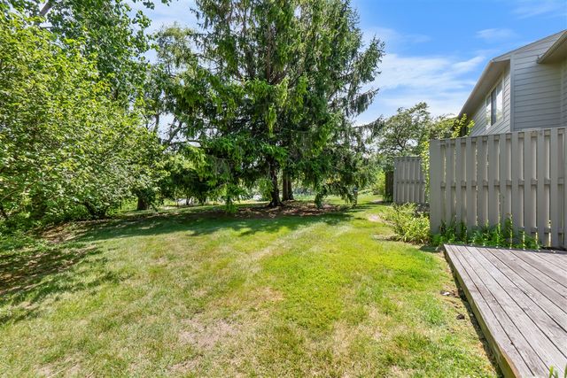 690 Peninsula Court, Ann Arbor, MI 48105