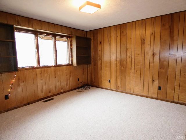 895 Wells Ln, Springville, IN 47462