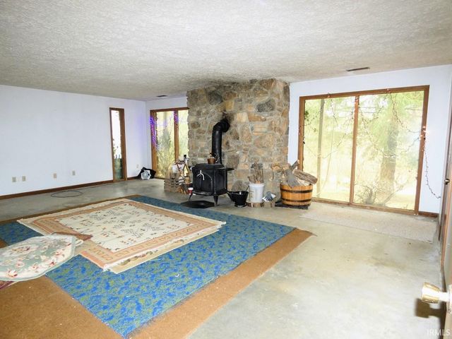 895 Wells Ln, Springville, IN 47462