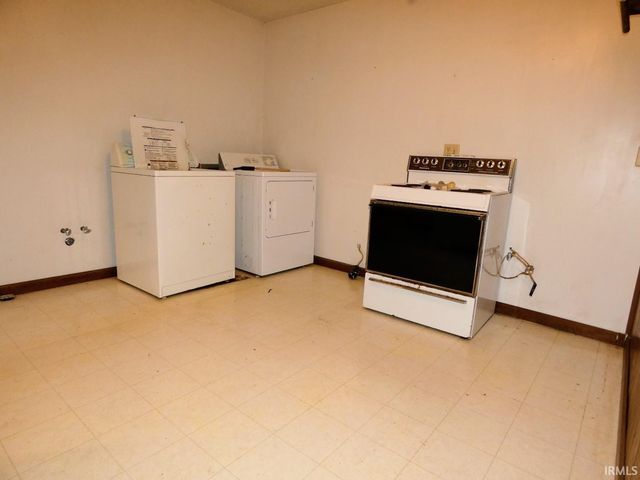 895 Wells Ln, Springville, IN 47462