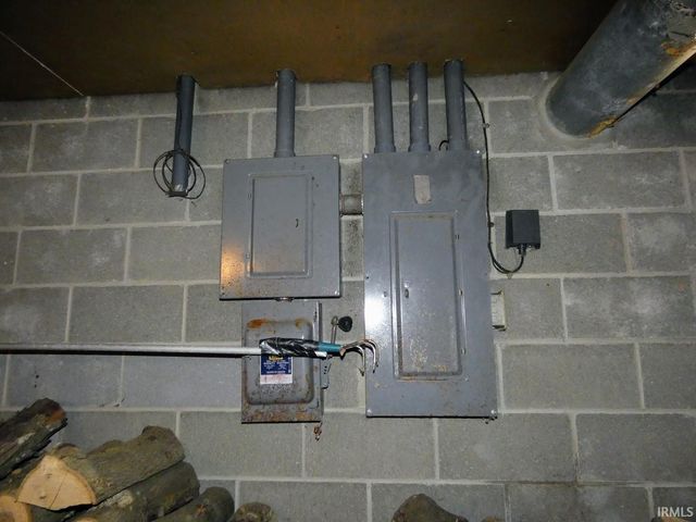 895 Wells Ln, Springville, IN 47462