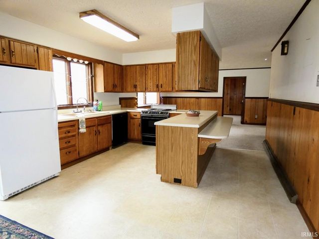 895 Wells Ln, Springville, IN 47462