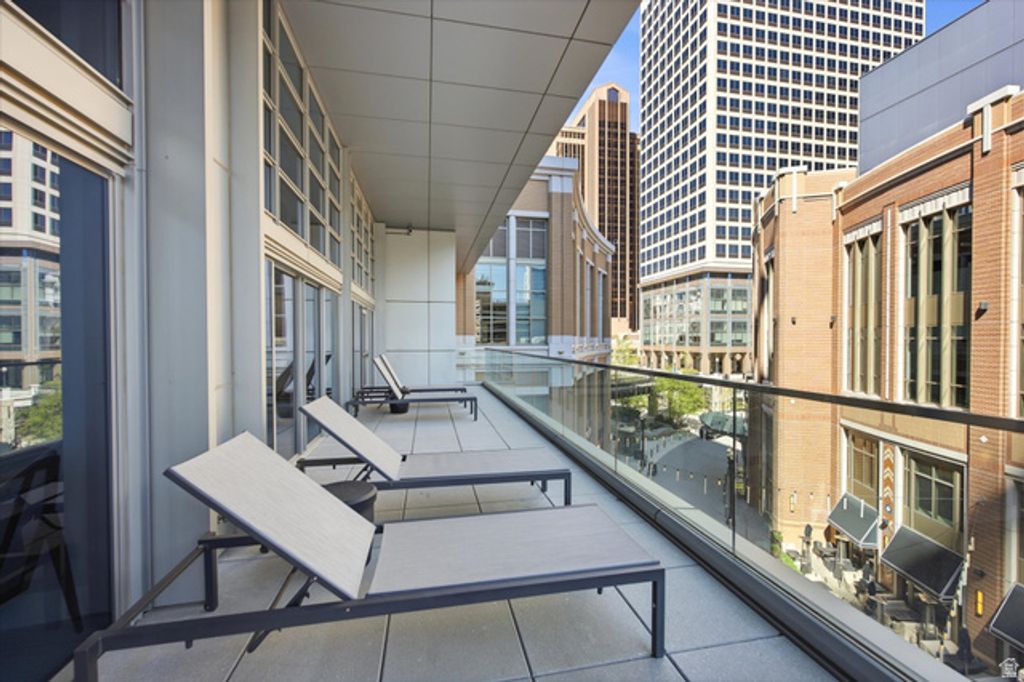 Image 25 of property listing at 35 E 100 S #809, Salt Lake City, UT 84111