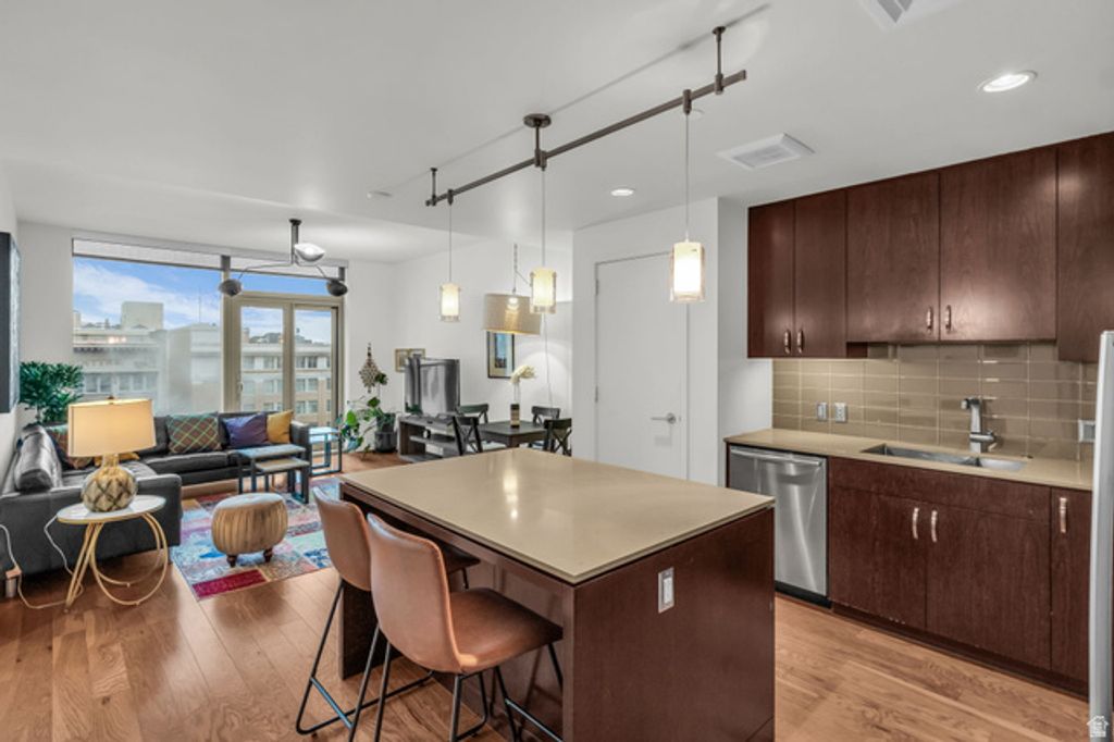 Image 5 of property listing at 35 E 100 S #809, Salt Lake City, UT 84111
