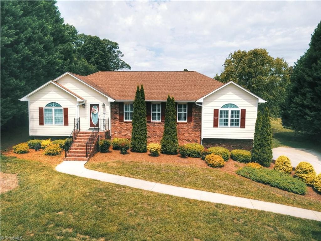 175 Loblolly Lane, Winston-salem, NC 27107