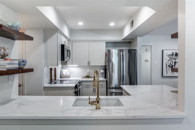 6020 Birchbrook Drive 210, Dallas, TX 75206