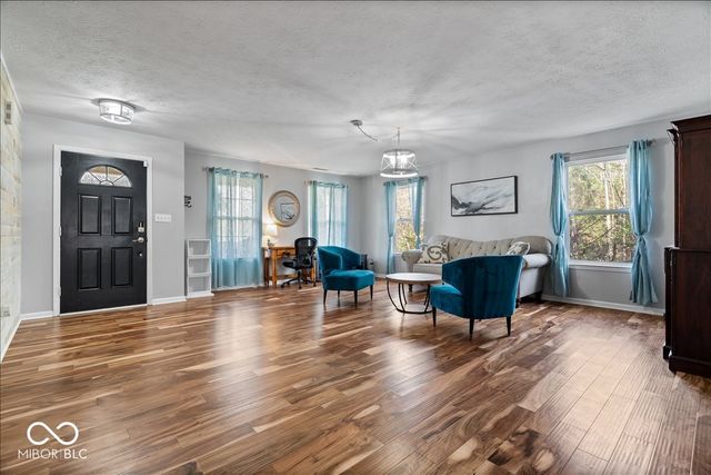 6652 Greenspire Place, Indianapolis, IN 46221