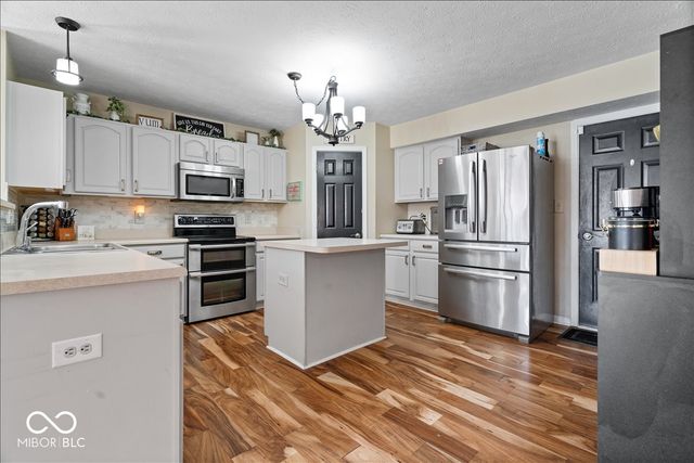 6652 Greenspire Place, Indianapolis, IN 46221