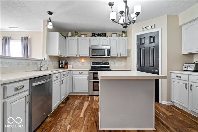 6652 Greenspire Place, Indianapolis, IN 46221