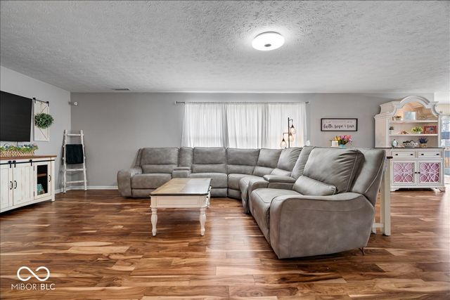 6652 Greenspire Place, Indianapolis, IN 46221