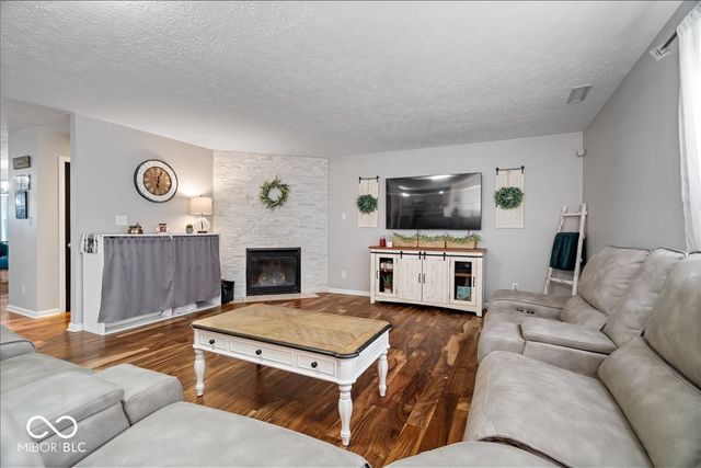 6652 Greenspire Place, Indianapolis, IN 46221