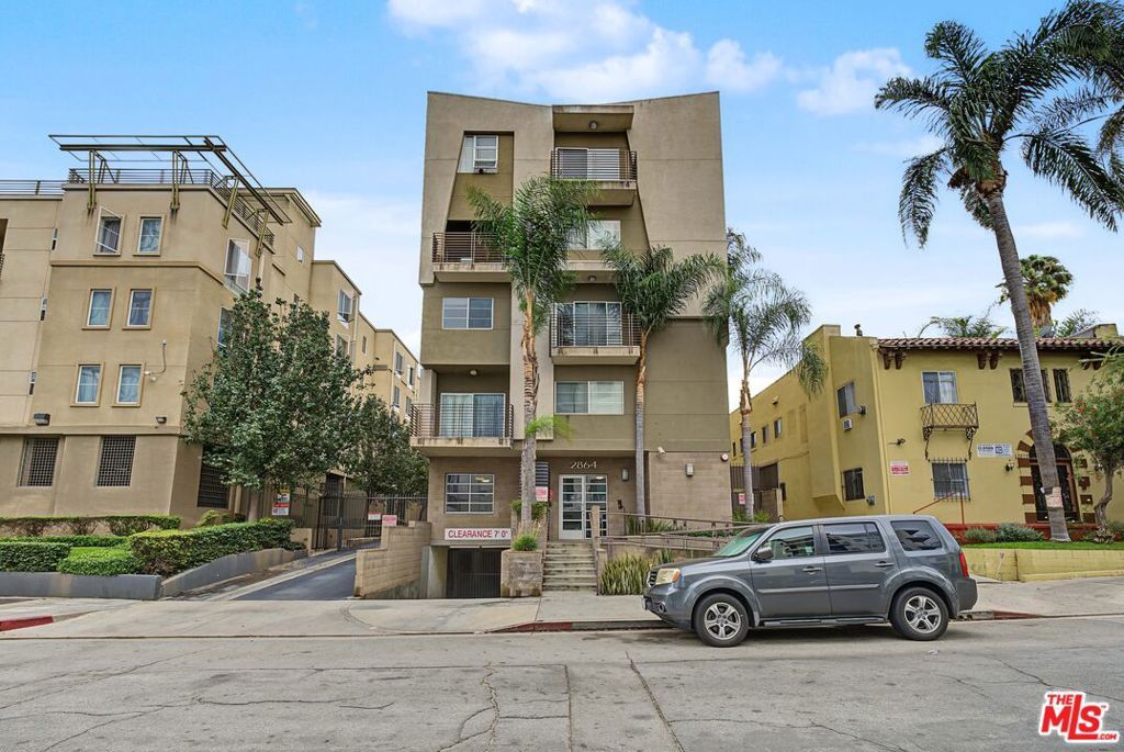 2864 Sunset Place 407, Los Angeles, CA 90005 — photo 3