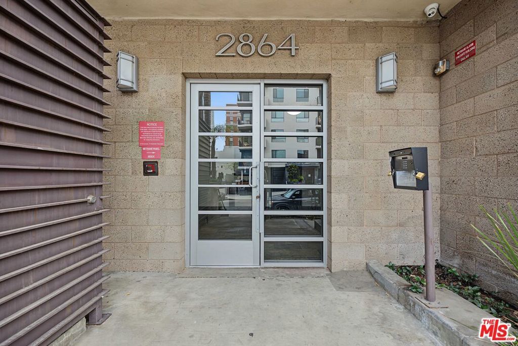2864 Sunset Place 407, Los Angeles, CA 90005 — photo 4
