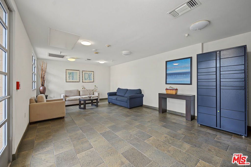 2864 Sunset Place 407, Los Angeles, CA 90005 — photo 5