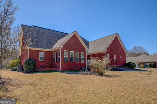 212 Willow Ridge Lane, Jackson, GA 30233