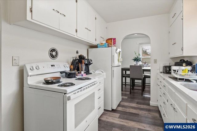 1735 Market St NE, Salem, OR 97301