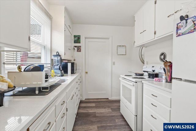 1735 Market St NE, Salem, OR 97301